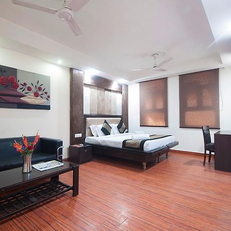 Hotel Apra Inn New Delhi Exterior photo
