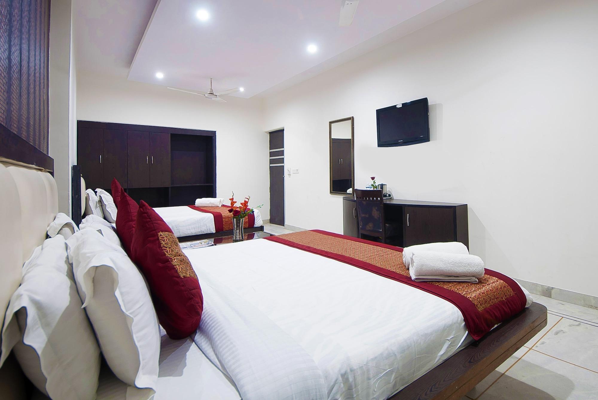 Hotel Apra Inn New Delhi Exterior photo