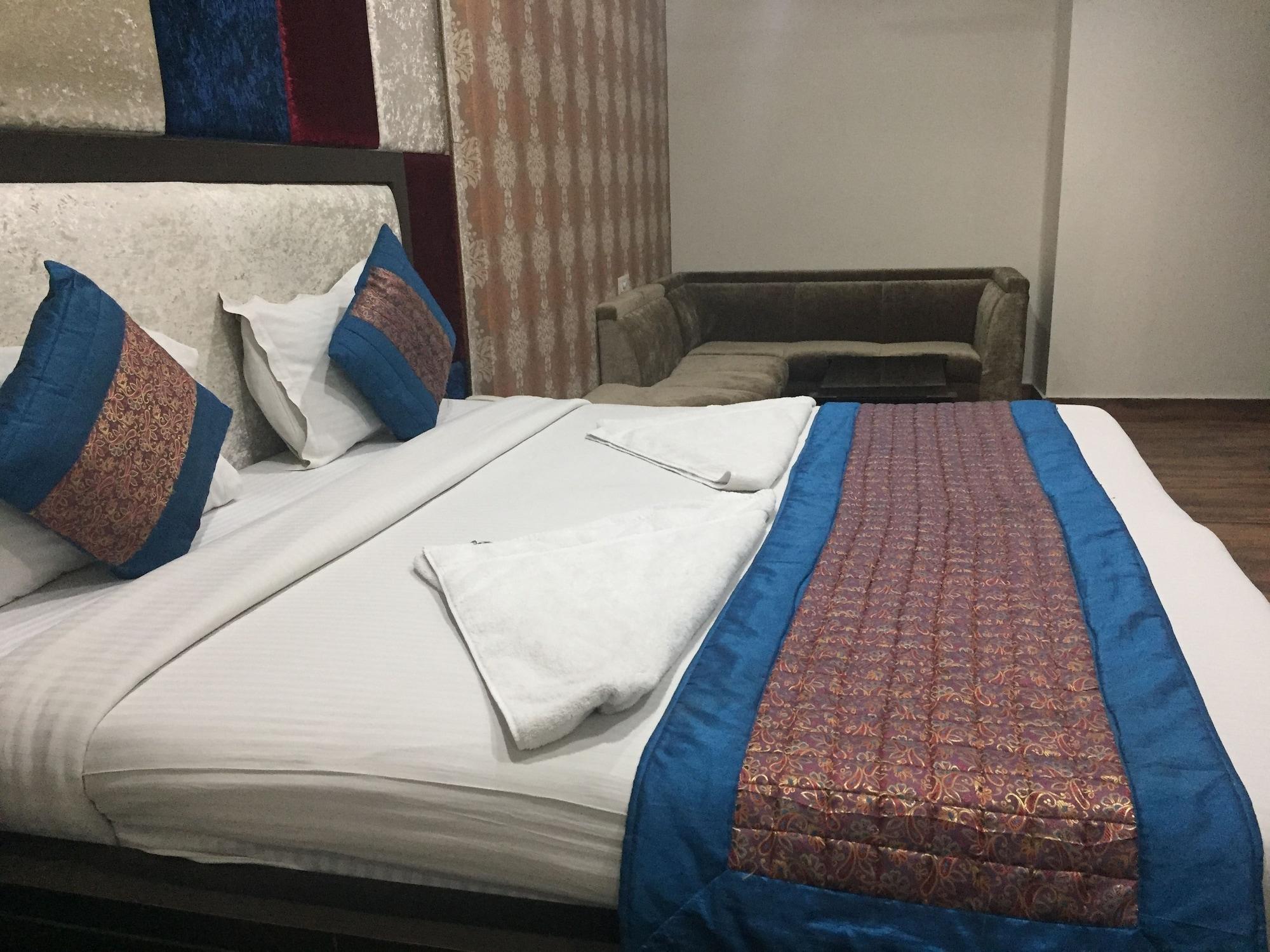 Hotel Apra Inn New Delhi Exterior photo
