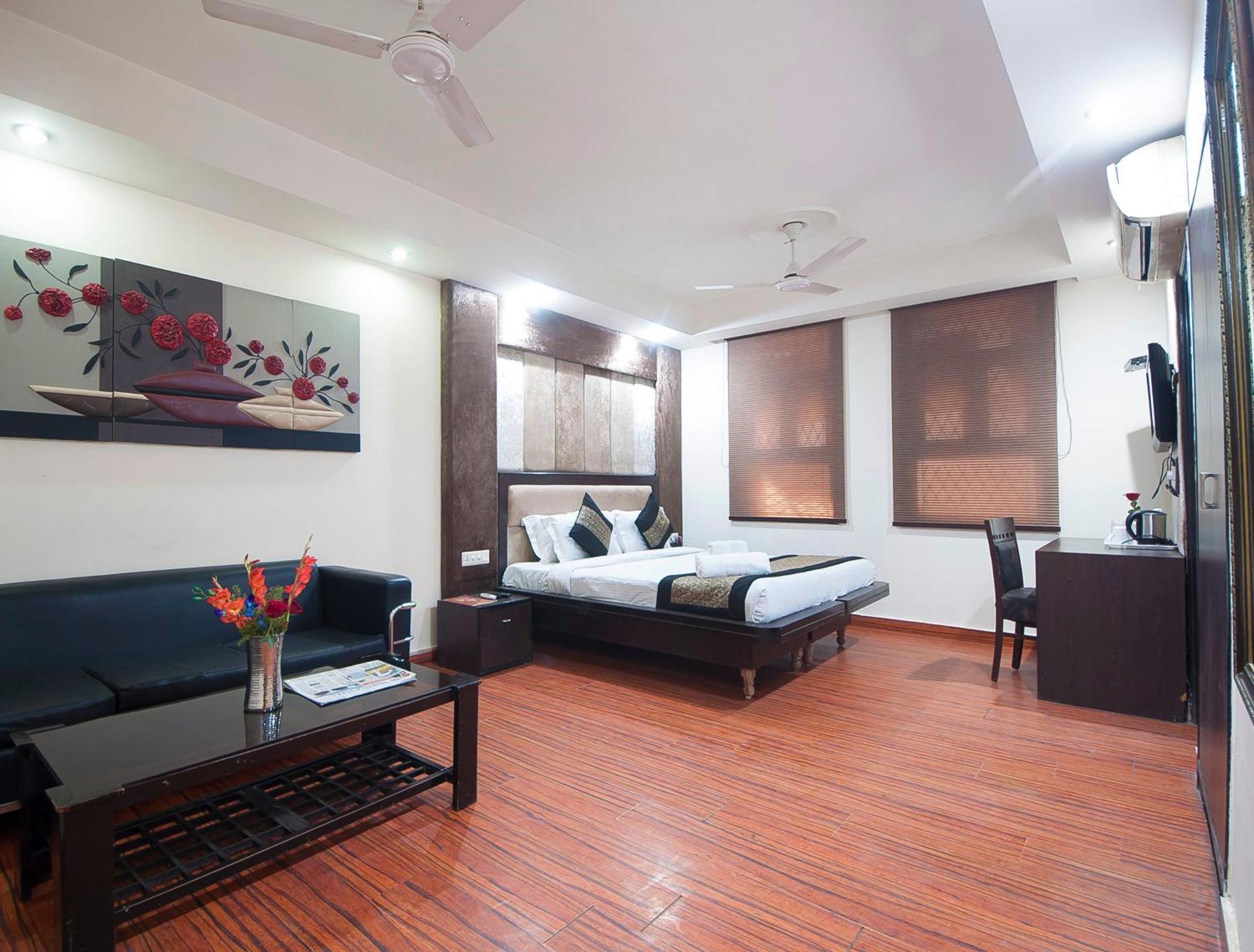 Hotel Apra Inn New Delhi Exterior photo
