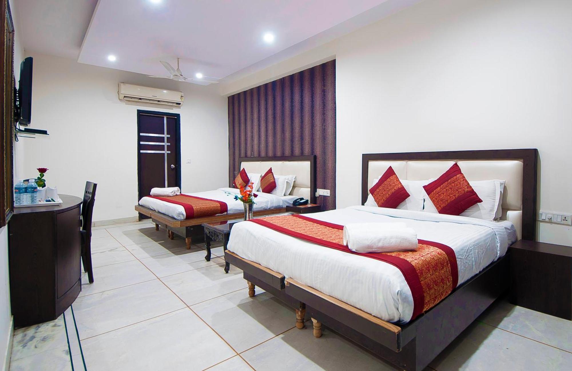 Hotel Apra Inn New Delhi Exterior photo