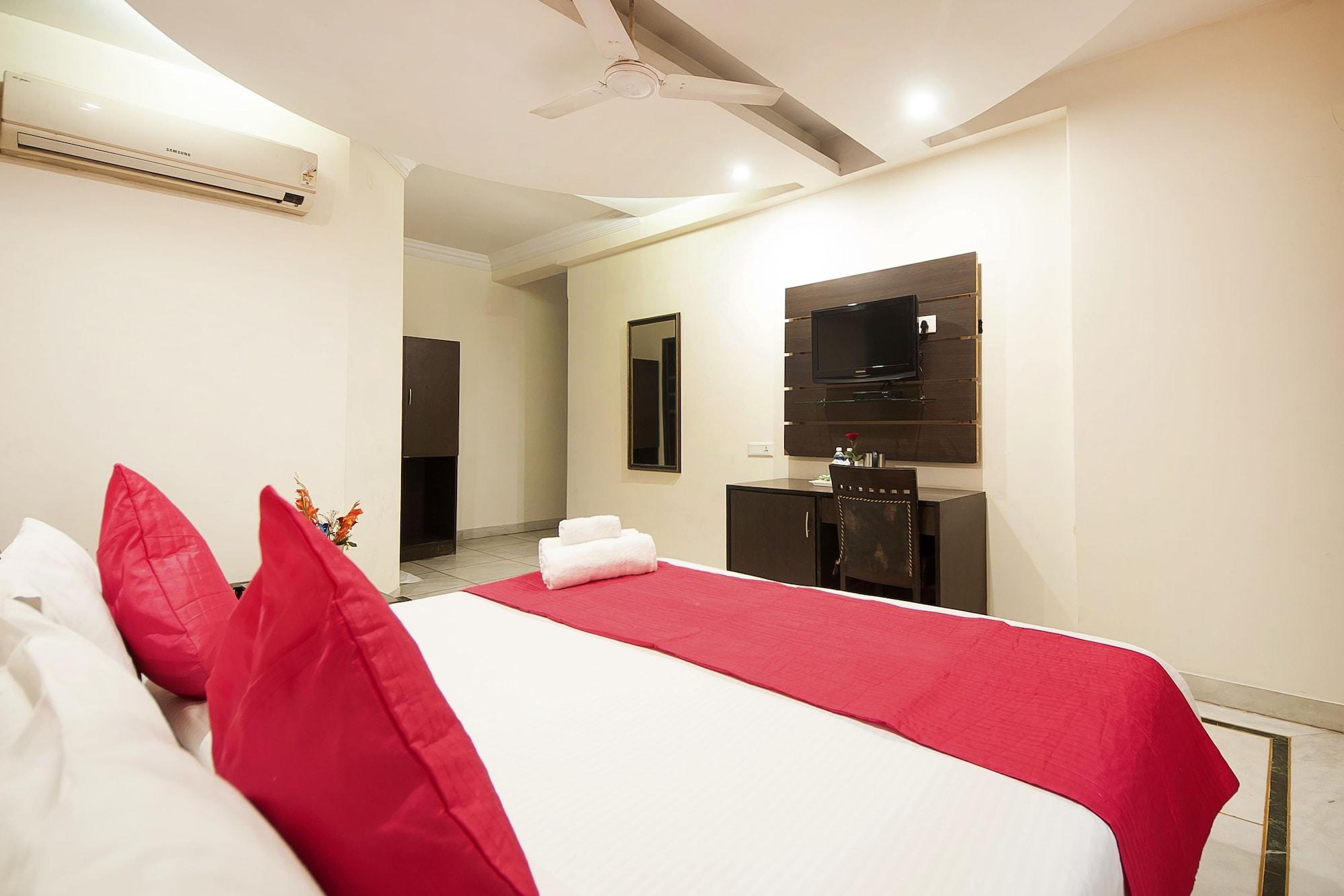 Hotel Apra Inn New Delhi Exterior photo