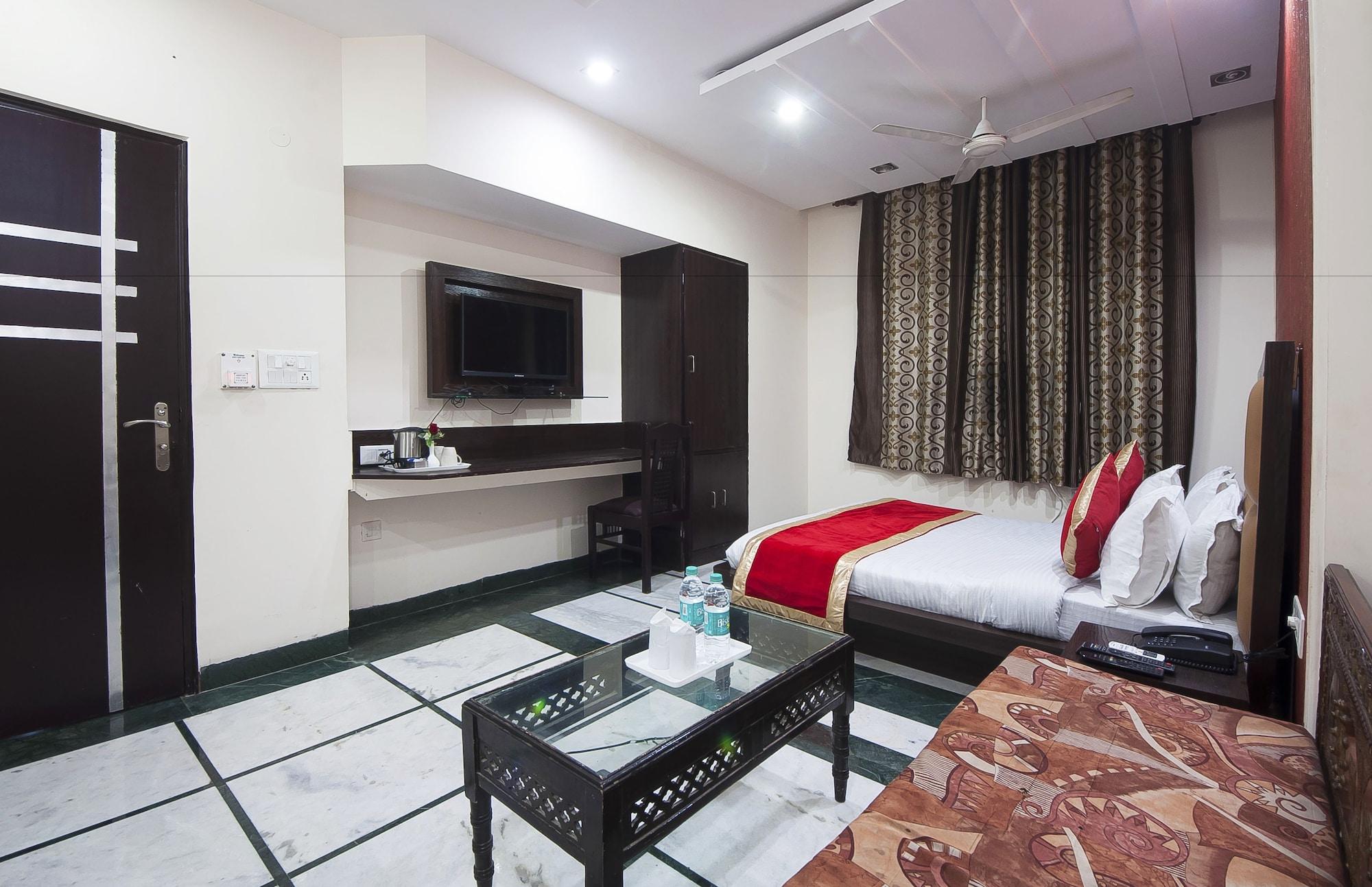 Hotel Apra Inn New Delhi Exterior photo
