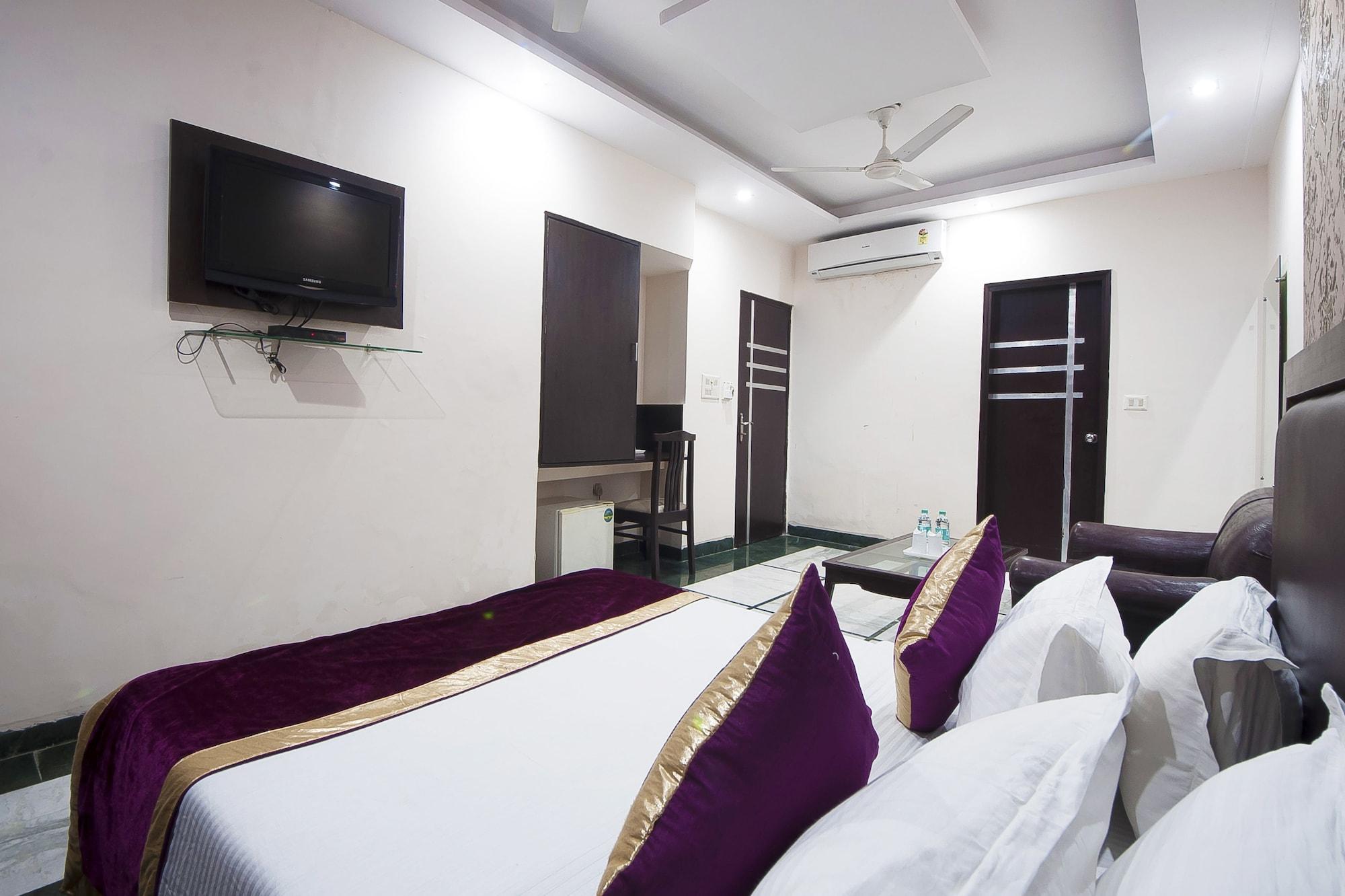 Hotel Apra Inn New Delhi Exterior photo