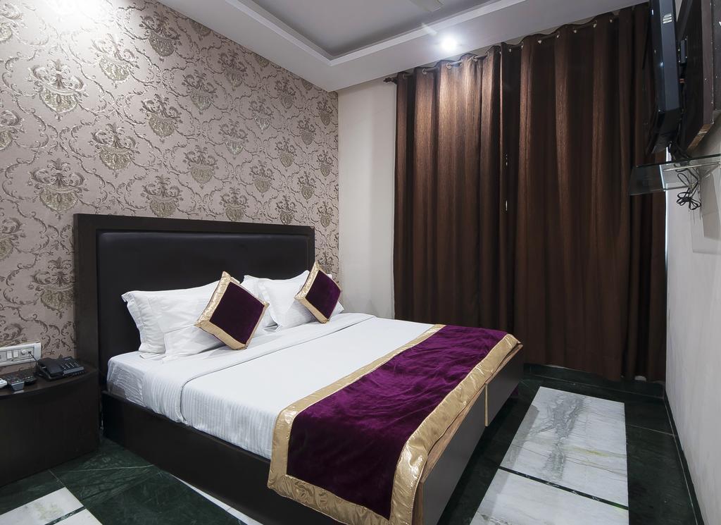 Hotel Apra Inn New Delhi Exterior photo