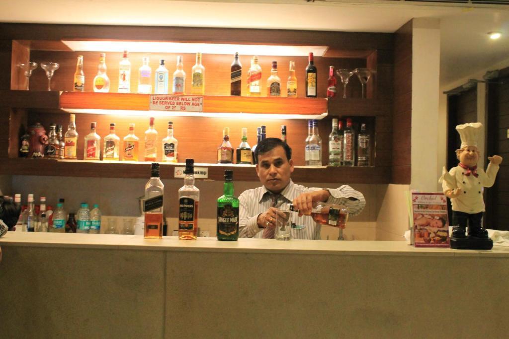 Hotel Apra Inn New Delhi Exterior photo