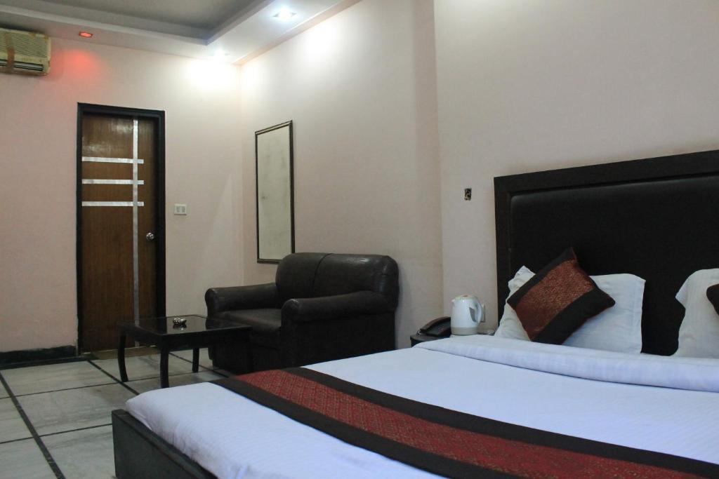 Hotel Apra Inn New Delhi Room photo