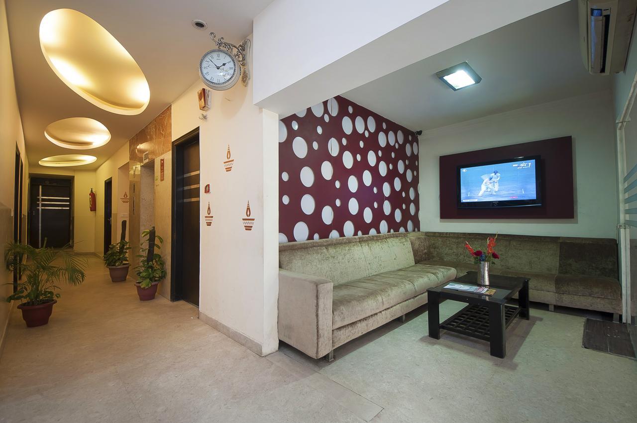 Hotel Apra Inn New Delhi Exterior photo