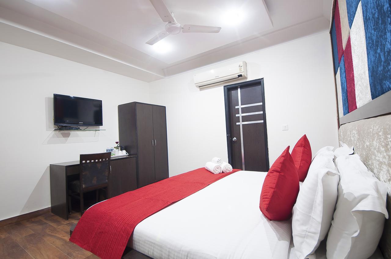 Hotel Apra Inn New Delhi Exterior photo