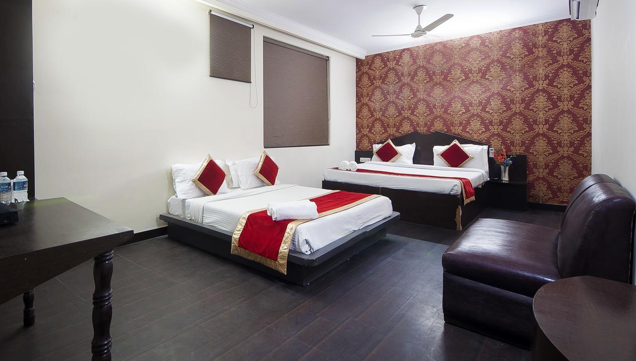 Hotel Apra Inn New Delhi Exterior photo
