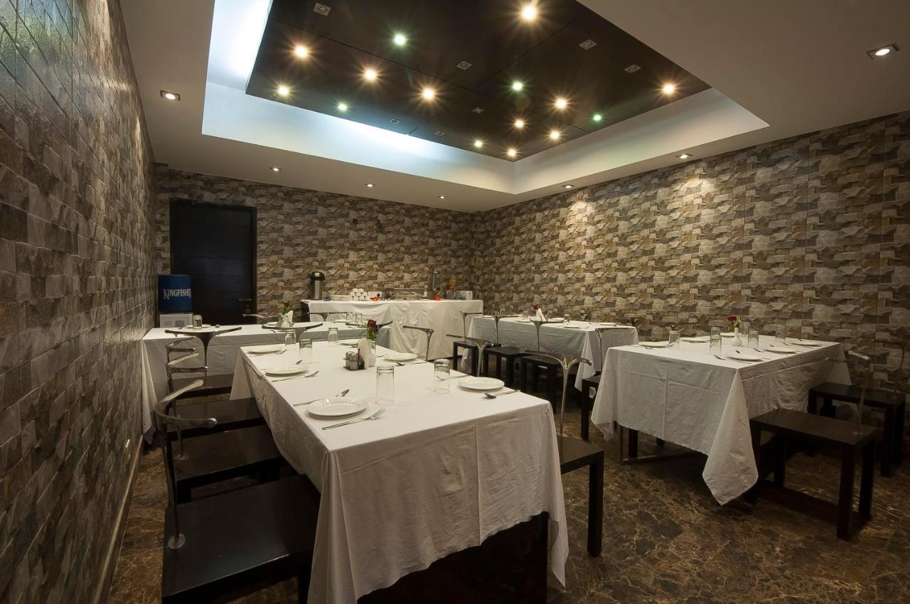 Hotel Apra Inn New Delhi Exterior photo