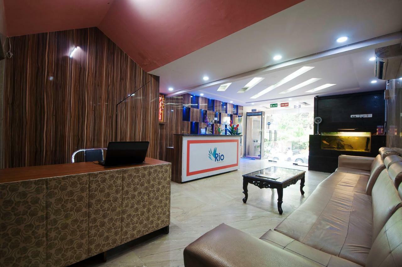 Hotel Apra Inn New Delhi Exterior photo